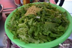 恶劣的防汛大堤上